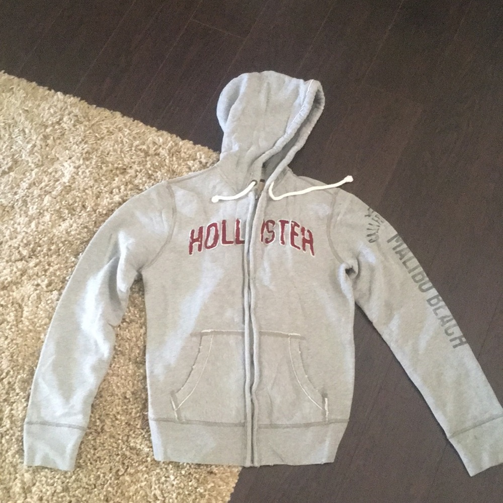 Men’s gray zip up Hollister sweater